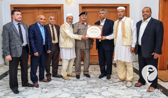 مهنئين بثورة الكرامة.. حفتر يستقبل وفدًا من هون وودان وسوكنة والفقها وزلة 