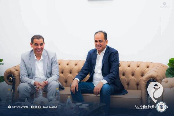 القطراني يبحث إشكاليات قطاع النفط وصعوبات مشاريع وزارة الاتصالات  - 447174970 441132781884486 5551441521141014680 n