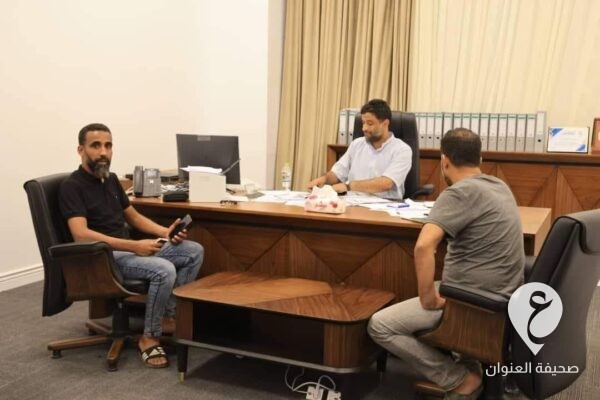 الحكومة الليبية: وزارة العمل تواصل تسليم حوافظ المرتبات لمندوبي الشركات المتعثرة والمنسحبة  - 448428257 800059715567353 8823245617483106682 n