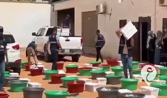 الحكومة الليبية: توزيع الإغاثة الإنسانية والإيوائية على نازحي السودان في الكفرة - PSD العنوان 92