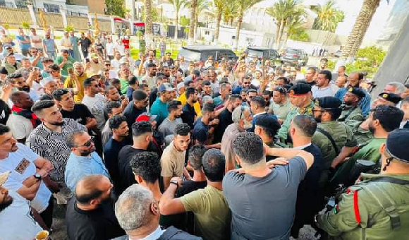 صور: محتجون من جرحى "بركان الغضب" أمام مقر الحكومة في طرابلس