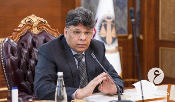 النائب العام يكشف تفاصيل مقتل تونسي وضبط آخر بحيازتهما أسلحة وقنابل يدوية