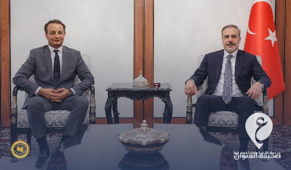 لبحث سُبل تطوير التعاون.. بلقاسم خليفة يلتقي وزير الخارجية التركي في أنقرة