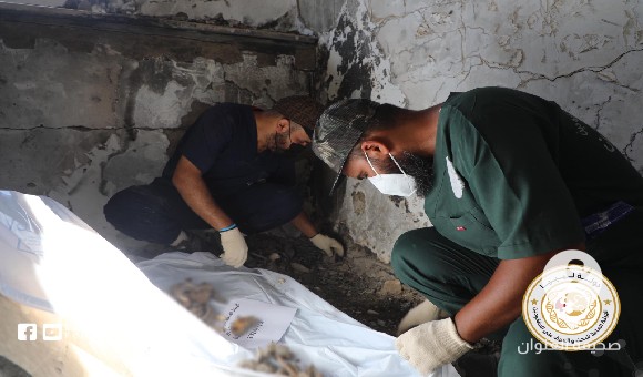 اكتشاف مقبرة جماعية بسرت تحوي 24 جثمانا مجهول الهوية