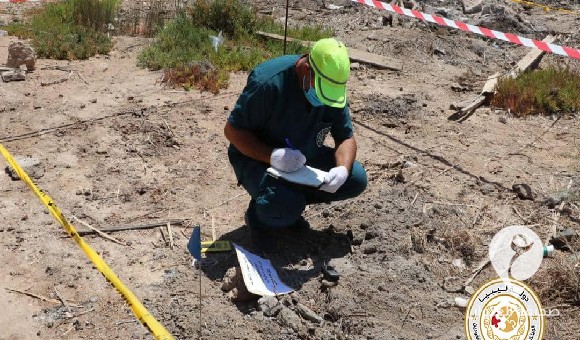 اكتشاف مقبرة جماعية بها جثتين بمنطقة الروازق داخل مدينة تاورغاء