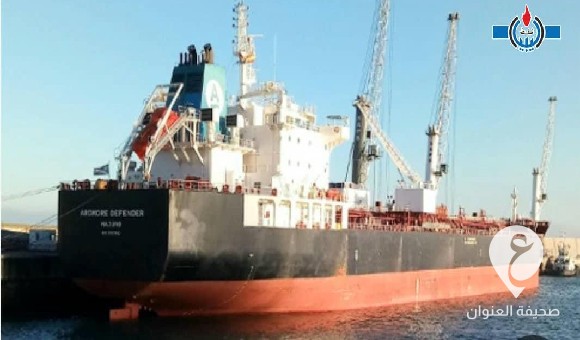 حمولتها 29 ألف طن بنزين.. البريقة تؤكد رسو ناقلة بميناء بنغازي