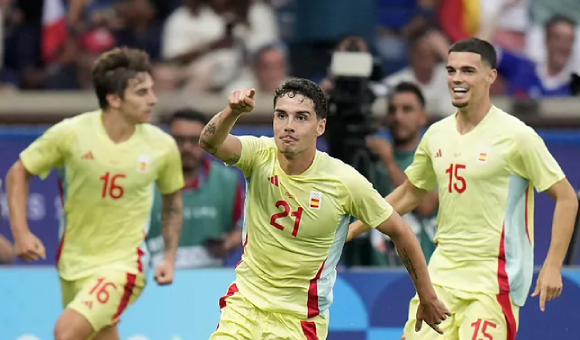 إسبانيا تحرز الميدالية الذهبية الأولمبية بفوزها المثير على فرنسا المضيفة في الوقت الإضافي