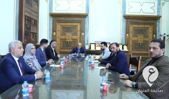 الكبير يعقد اجتماعا موسعا بإدارات المصرف المركزي بعد الإفراج عن "مسلم" 1 الكبير يعقد اجتماعا موسعا بإدارات المصرف المركزي بعد الإفراج عن مسلم