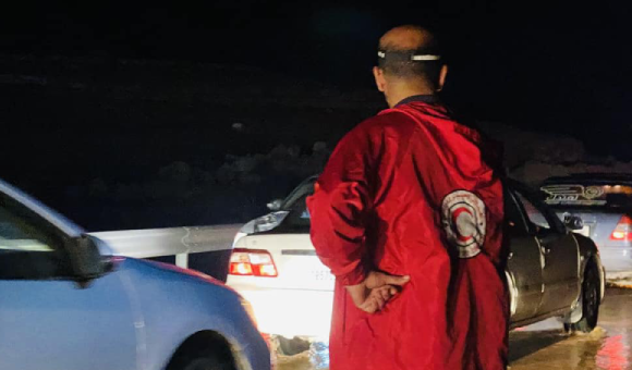 الهلال الأحمر يوفر نقاط إسعاف على الطريق الرابط بين بني وليد وترهونة بسبب السيول - PSDالعنوان 2024 07 19T104049 1 5 4 2 1 5 9 3 3 3 4 1 1 4