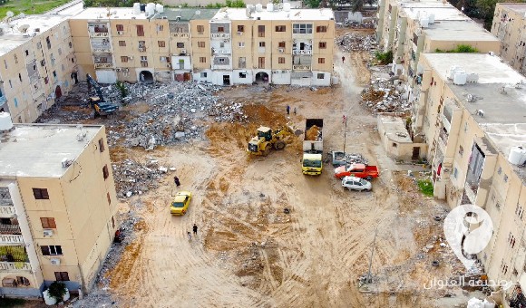 الخدمات العامة طرابلس: استمرار أعمال إزالة البناء المخالف والعشوائي في بلدية حي الأندلس 1 الخدمات العامة طرابلس: استمرار أعمال إزالة البناء المخالف والعشوائي في بلدية حي الأندلس