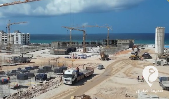 صندوق التنمية يعرض آخر أعمال المشروع الإسكاني بمقر شركة الجبل في درنة