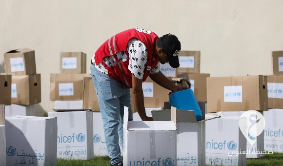 الهلال الأحمر بنغازي توزع الإغاثات على المهاجرين من السودان بالتعاون مع (يونيسيف) - مشروع جديد 2 1