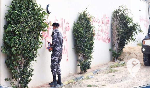 إنفاذ القانون تخلي قطعتي أرض بمنطقة غنيمة في الخمس 