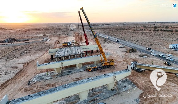 بدء أعمال تركيب الكمرات الخرسانية لجسر المشير خليفة حفتر في سرت 