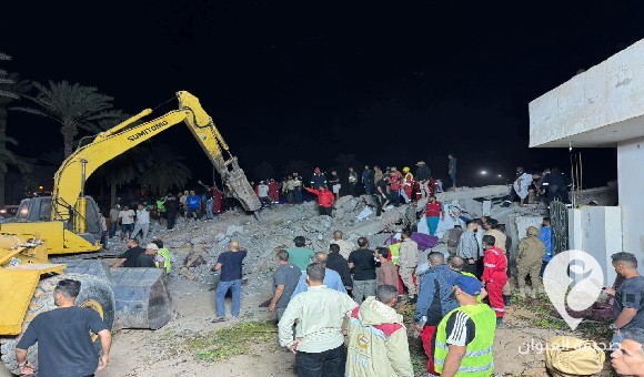 سقوط عمارة سكنية في جنزور وفرق الإنقاذ تتدخل لإنقاذ العالقين 