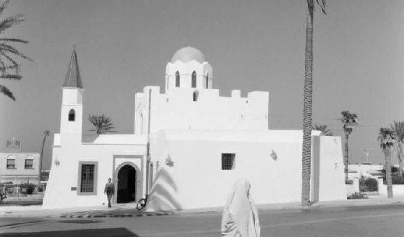 جامع الشيخ عبدالوهاب القيسي: شاهد تاريخي يخضع للترميم في طرابلس 4 جامع الشيخ عبدالوهاب القيسي: شاهد تاريخي يخضع للترميم في طرابلس - PSDالعنوان 2024 08 16T100534 2