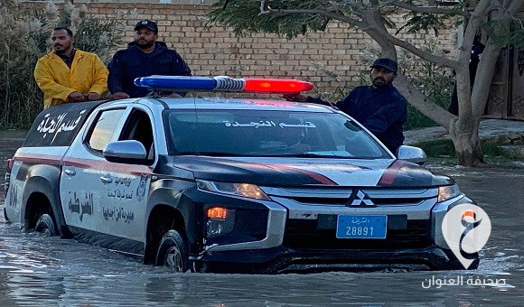 بلدية إجدابيا تواصل جهودها لشفط مياه الأمطار في الأحياء المتضررة - 471198894 982881633871615 8698869215654399033 n