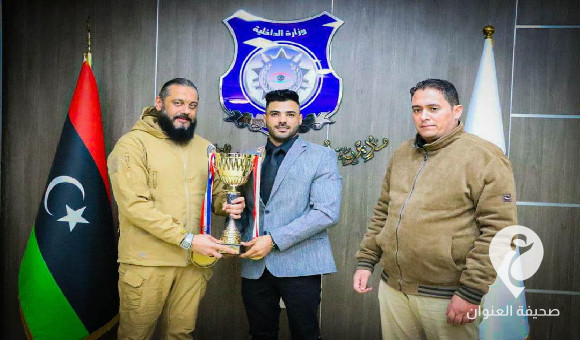 هويدي يكرّم أحد منتسبي الداخلية لإنجازاته الرياضية الدولية