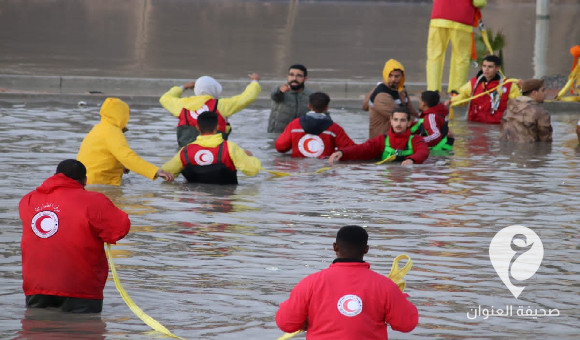الهلال الأحمر طرابلس يطلق حملة طوارئ لمساعدة السيارات العالقة بسبب الأمطار