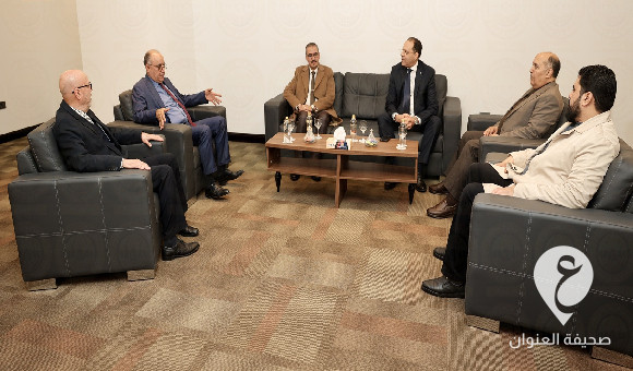 المصري يطالب بتسهيل السفر ويؤكد على تعزيز العلاقات مع المغرب