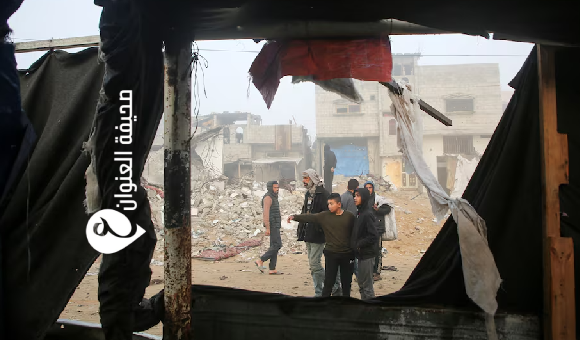 عائلات تبحث عن جثث أحبائها تحت الأنقاض في غزة 2 عائلات تبحث عن جثث أحبائها تحت الأنقاض في غزة - psd elenwan 45 2