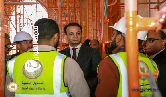 بلقاسم خليفة يتفقد مشروعات جامعة سرت  - psd elenwan 5 3