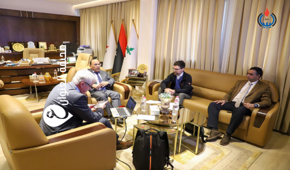 الخليج العربي تبحث تعزيز الإنتاج مع "أو إم في" النمساوية 