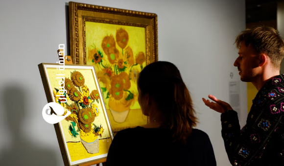 متحف فان جوخ يعرض نسخة من لوحة عباد الشمس مصنوعة من مكعبات ليجو - psd elenwan 2025 03 05T130717.807