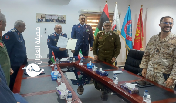 أركان القوات الجوية الليبية بطرابلس توقيع اتفاقية تدريب الطيارين مع نظيره الإيطالي