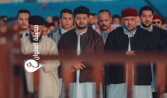 أهالي بنغازي يؤدون صلاة عيد الفطر وسط حضور شعبي كبير - psd elenwan 3 19