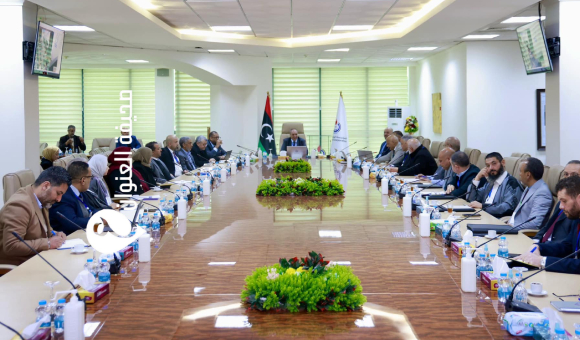 الوطنية للنفط تبحث تطوير برامج التدريب ورفع كفاءة الكوادر النفطية - psd elenwan 7