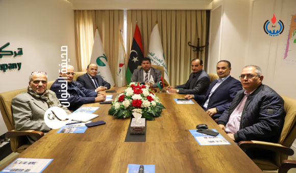 مسعود سليمان يبحث آليات دعم الإنتاج في شركة الخليج 