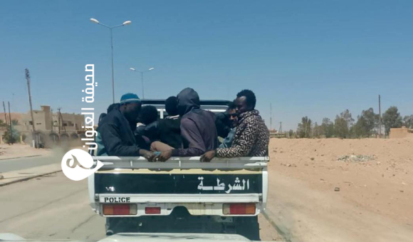 الغرفة الأمنية بمزدة تضبط 14 مهاجرًا غير شرعي 1 الغرفة الأمنية بمزدة تضبط 14 مهاجرًا غير شرعي - psd elenwan 2 15