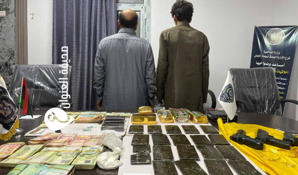 البحث الجنائي يعلن القبض على تجار مخدرات في أمساعد ضمن عملية أمنية مشتركة - psd elenwan 2 4