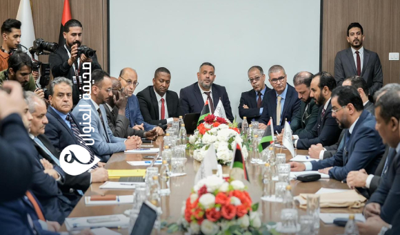 حماد يبحث مع محافظ "المركزي" تداعيات الأوضاع الاقتصادية ويعلن حزمة إصلاحات شاملة - psd elenwan 39