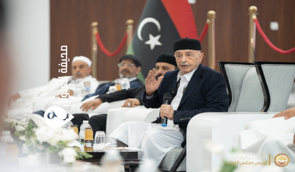 عقيلة صالح يبحث مع شيوخ وحكماء الغرب الليبي والجبل احتياجات مناطقهم