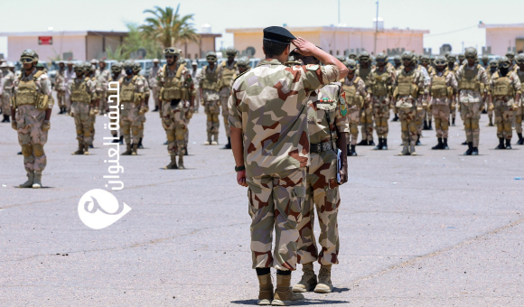 رئيس أركان الوحدات الأمنية يجري جولة تفقدية في اللواء الخامس بسبها - psd elenwan 3 16