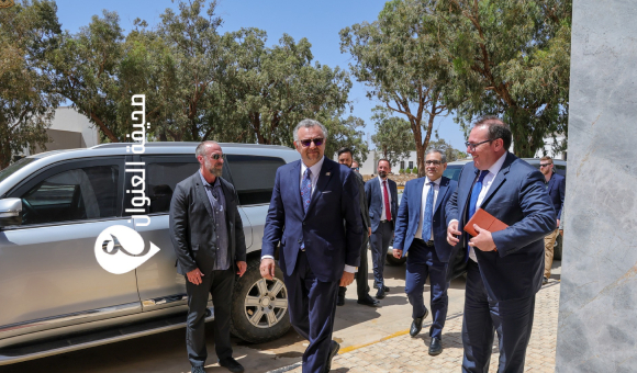 المشير حفتر يبحث مع مستشار الرئيس الأمريكي آفاق التعاون المشترك - psd elenwan 5 10