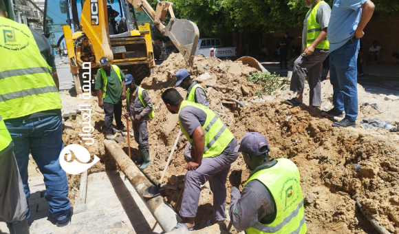 انتهاء أعمال صيانة تسرب مياه بشارع المشير في طرابلس - psd elenwan 2 4