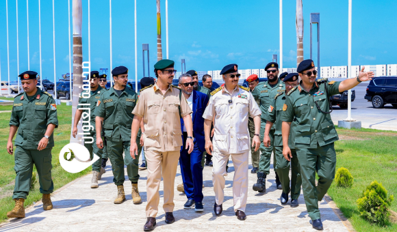 القائد العام يتفقد منشآت وتدريبات القوات المسلحة بالمدينة العسكرية - psd elenwan 2025 08 20T160103.521