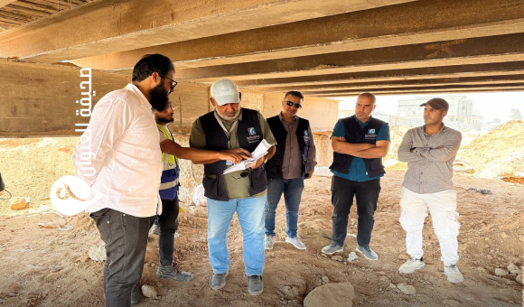 الوطني للتنمية يتابع تنفيذ جسر "البنيان المرصوص" في سرت