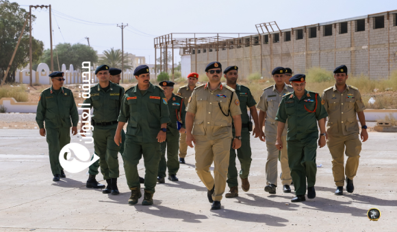 رئيس الأركان يتفقد وحدات المنطقة الوسطى 