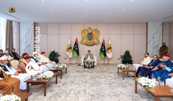 حفتر يلتقي مشايخ وأعيان القبائل ويؤكد دعم جهود المصالحة الوطنية