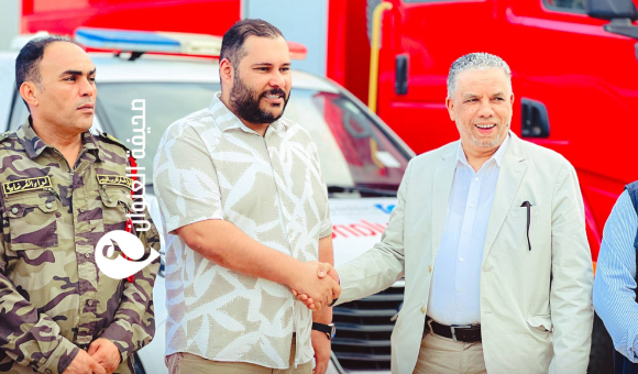 الوطني للتنمية يسلّم معدات خدمية حديثة لبلدية خليج السدرة بدعم من القيادة العامة - psd elenwan 3 5