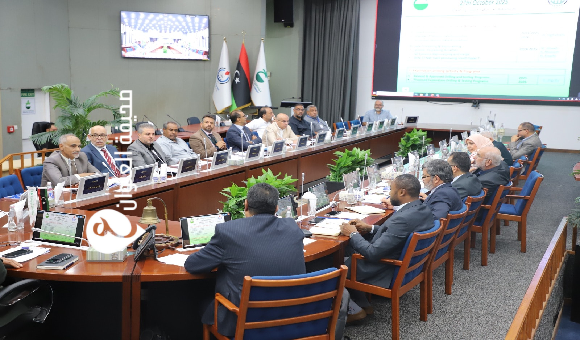 الخليج ومؤسسة النفط يستعرضان إنجازات 2025 وخطط 2026 1 الخليج ومؤسسة النفط يستعرضان إنجازات 2025 وخطط 2026