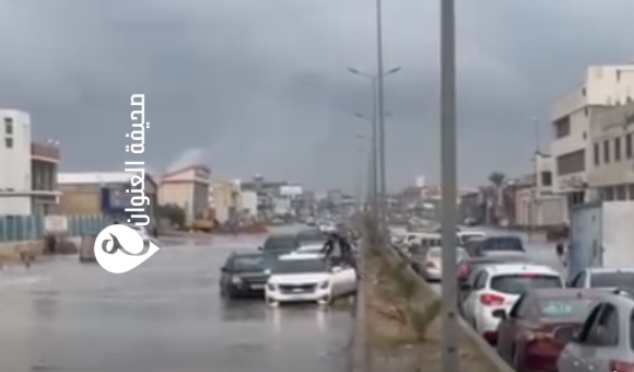 ازدحام مروري في طرابلس بسبب تراكم مياه الأمطار - psd elenwan 11