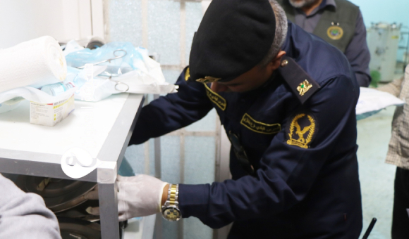 إغلاق عيادات ومصادرة أدوية منتهية الصلاحية في حملة تفتيش واسعة ببنغازي - psd elenwan 2 19