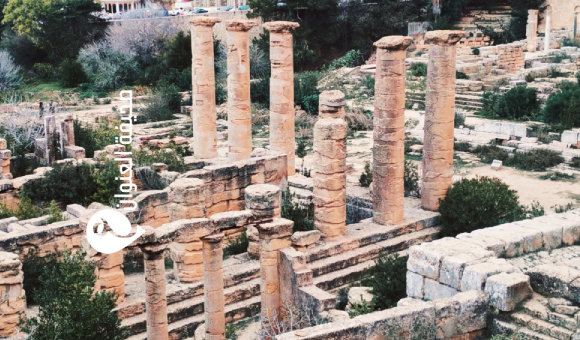 قورينا الليبية: مدينة الحضارات المخبأة بين الجبال - psd elenwan 2025 11 01T184813.354