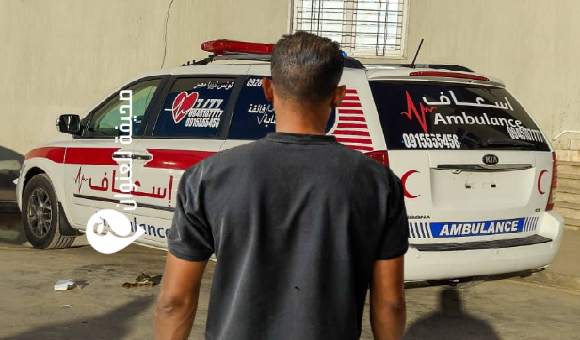 ضبط مروج مخدرات يستغل سيارة إسعاف بين طبرق وبنغازي