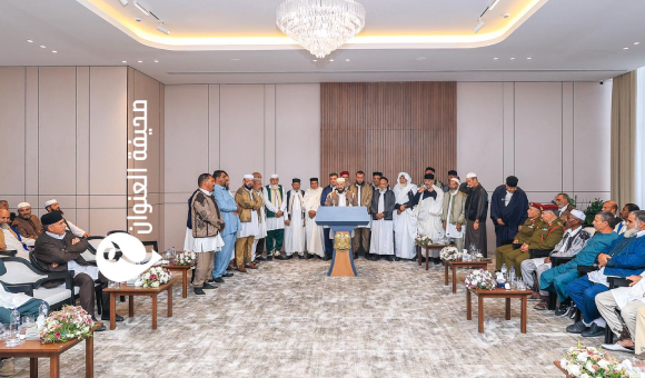 القائد العام يستقبل وفدا من الزاوية ويدعو للتلاحم في مواجهة الأزمة السياسية - psd elenwan 2025 11 12T132013.329